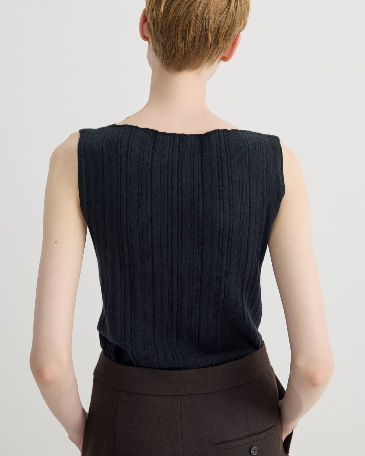 BABY CASHMERE NO SLEEVE PULLOVER