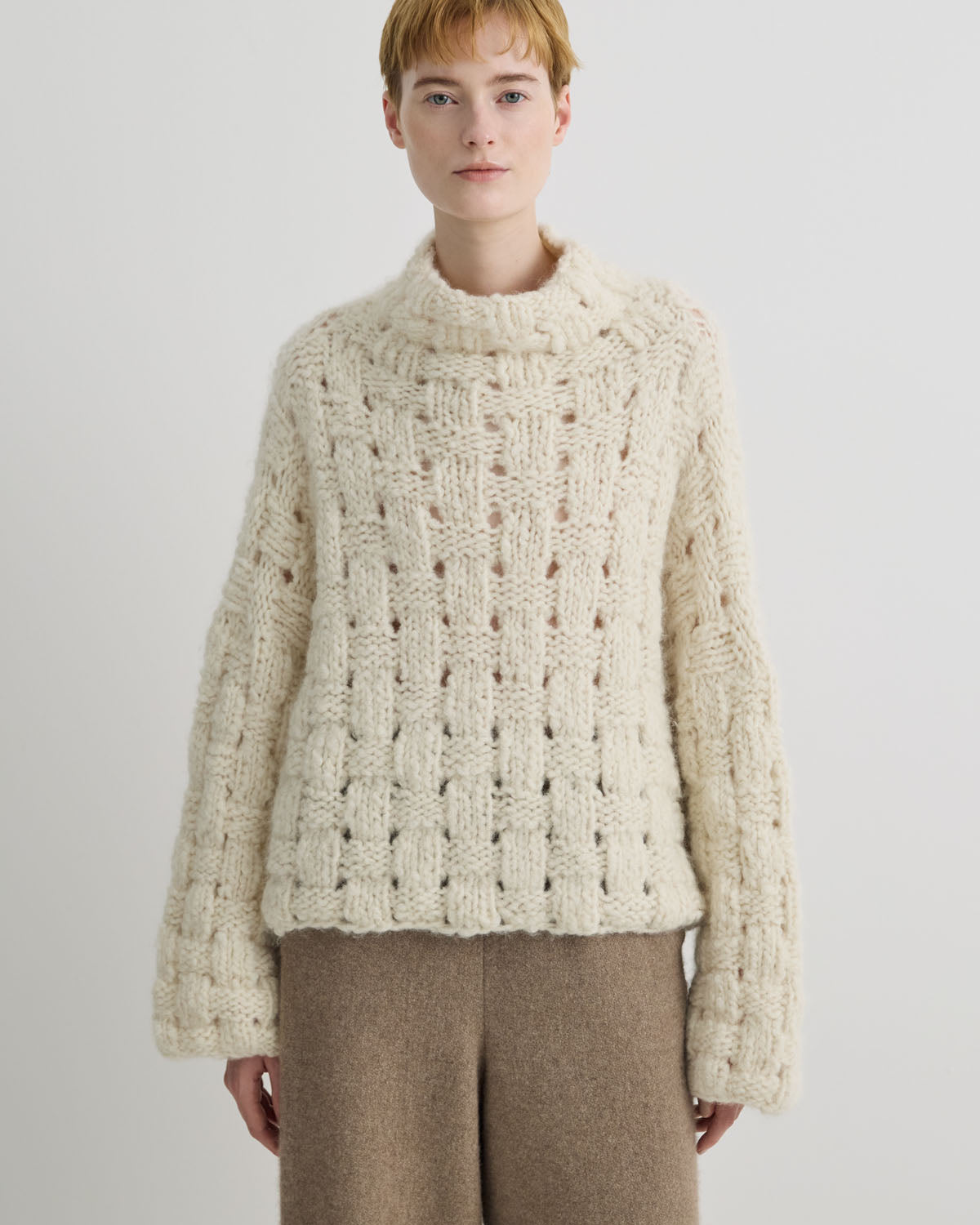 ALPACA HAND KNITTED BASKET PATTERN TURTLE NECK P/O