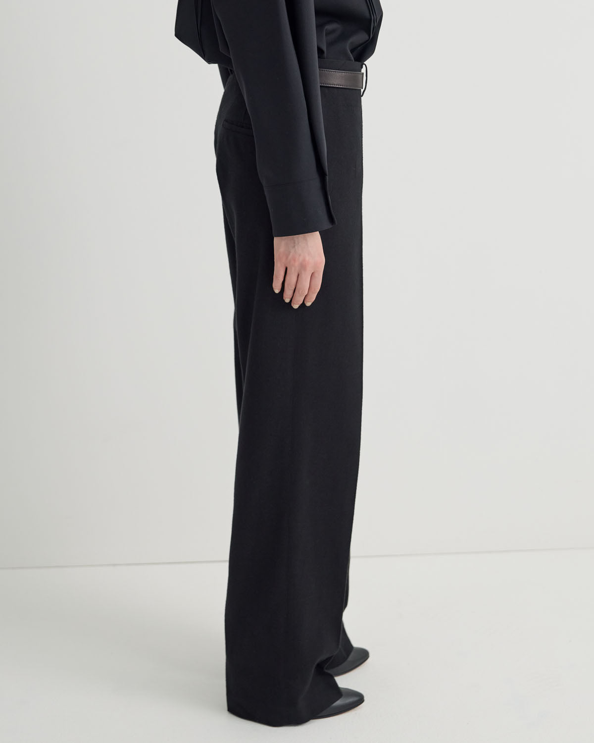 SIDE OPEN TROUSERS