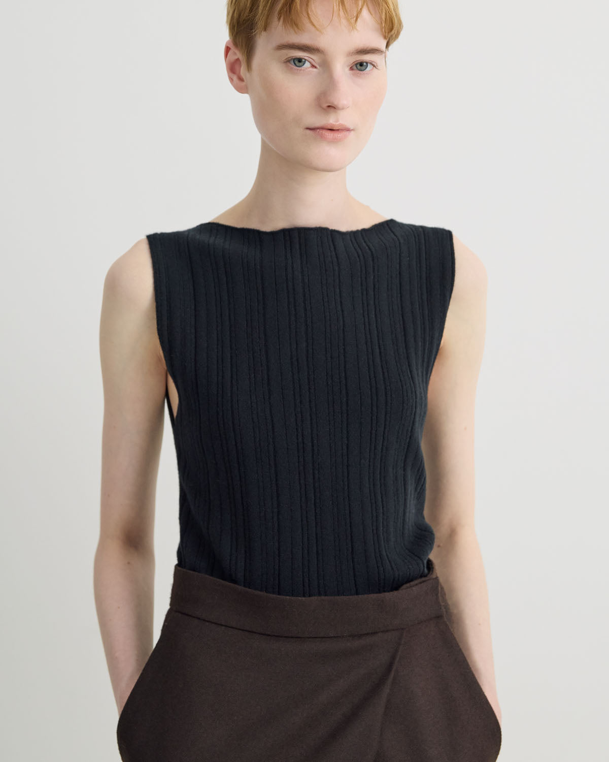 BABY CASHMERE NO SLEEVE PULLOVER