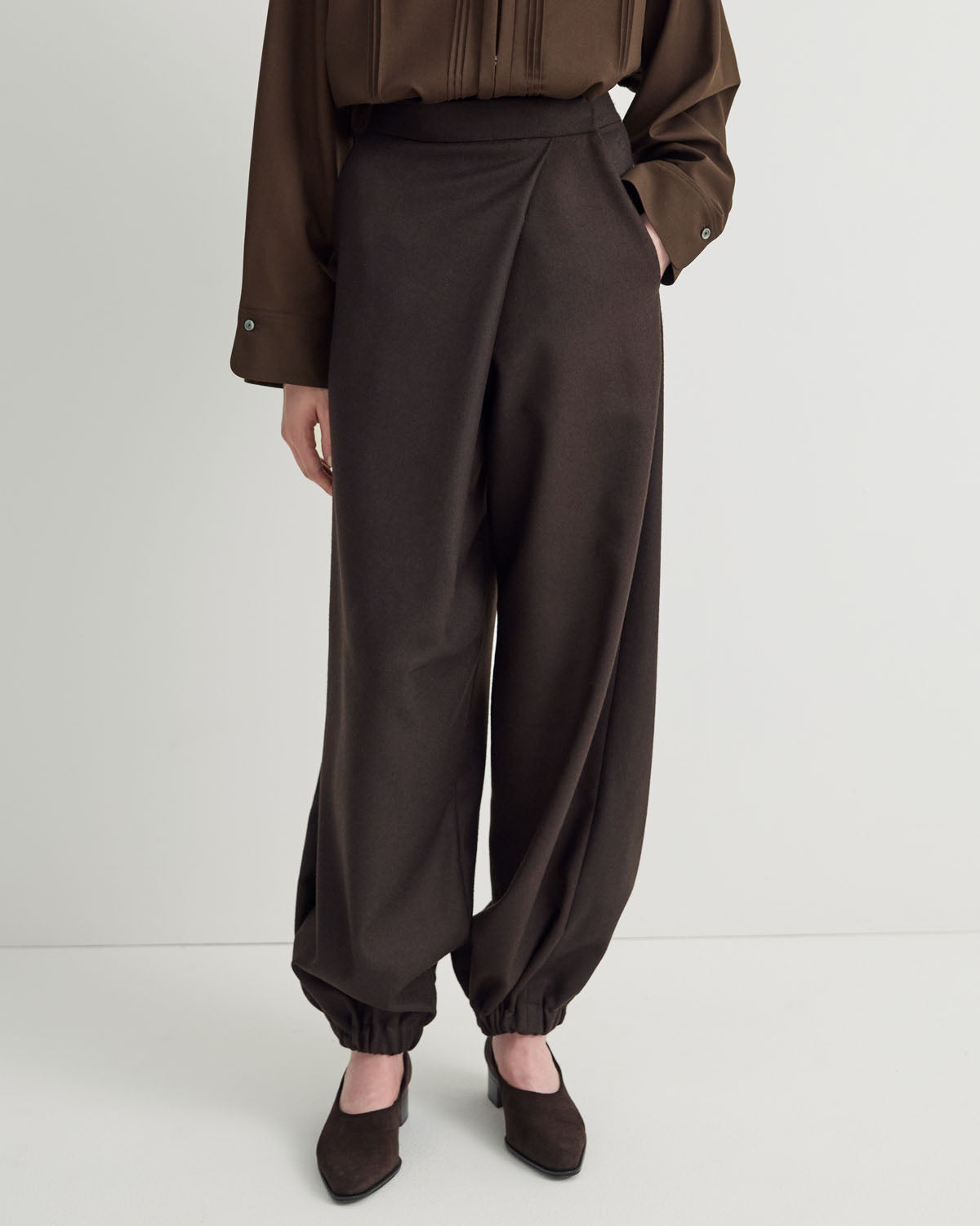 WIDE TUCK TROUSERS