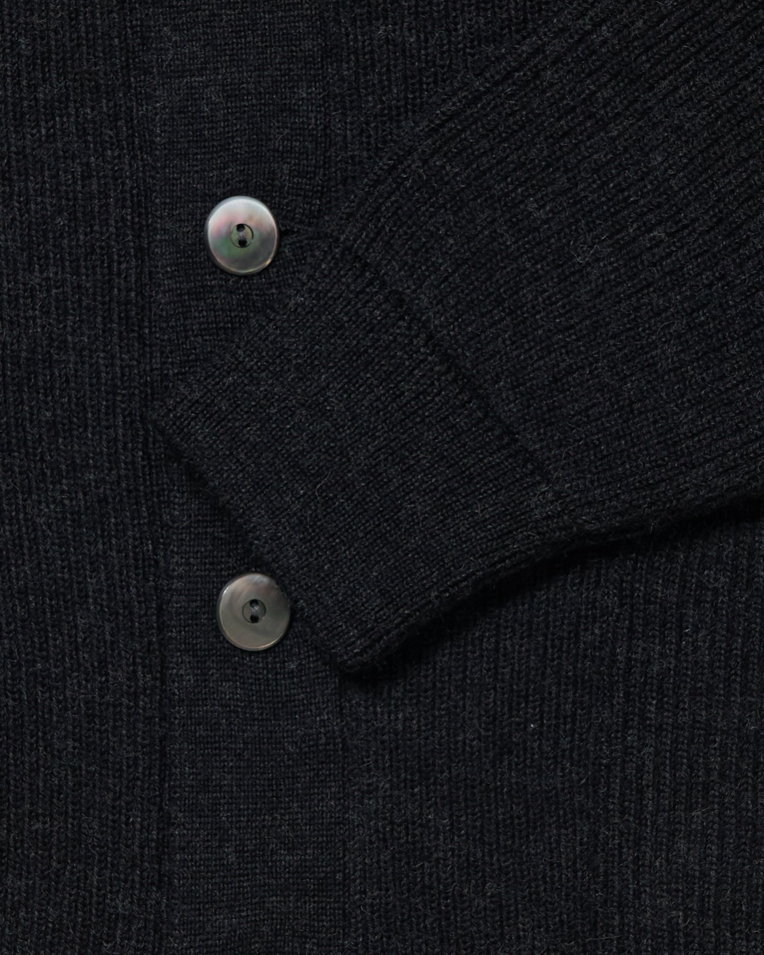 LOT.521 TURTLENECK CARDIGAN