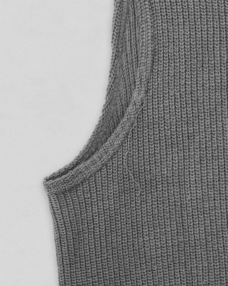 V-NECK VEST